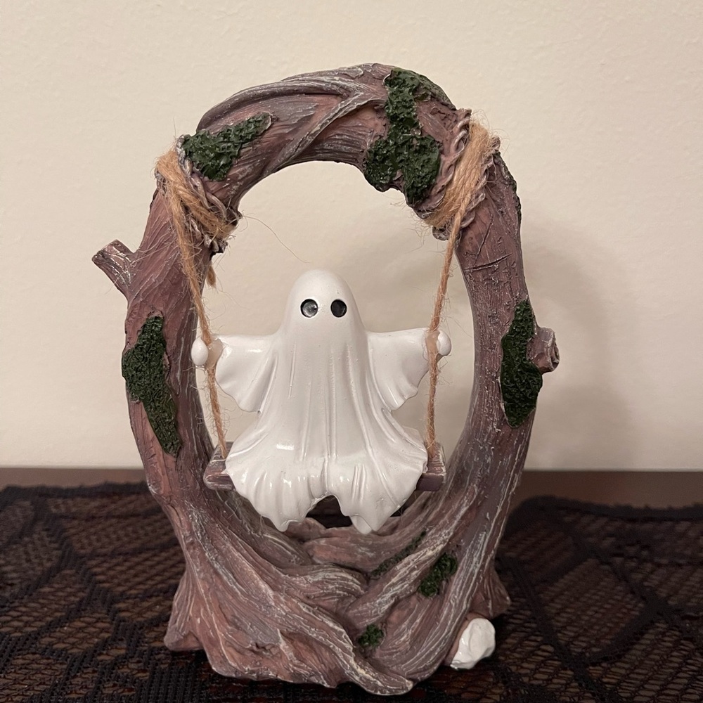 Mini Ghost Swing Figurine
